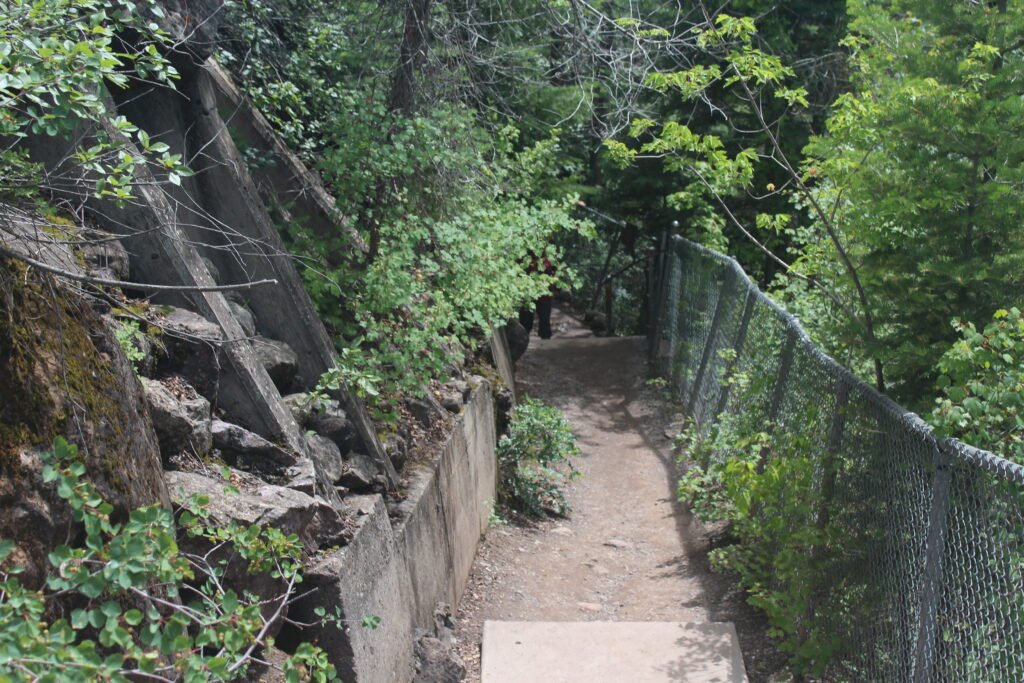 Box Canyon Falls Trail