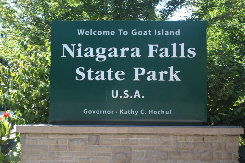 Niagara Falls Entrance Sign