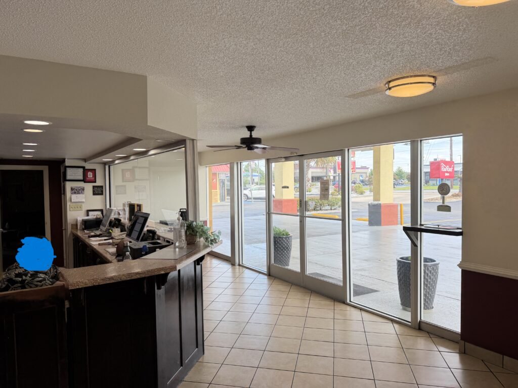 Front Desk Red Roof Inn Tifton