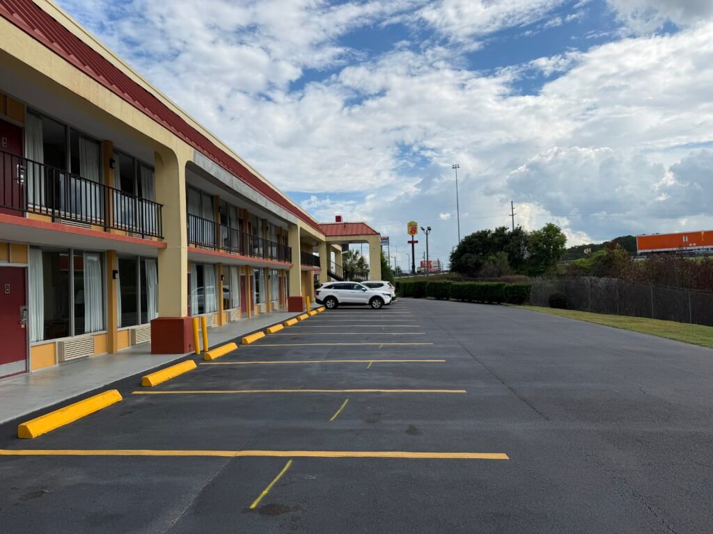 Outside Rooms Red Roof Inn Tifton